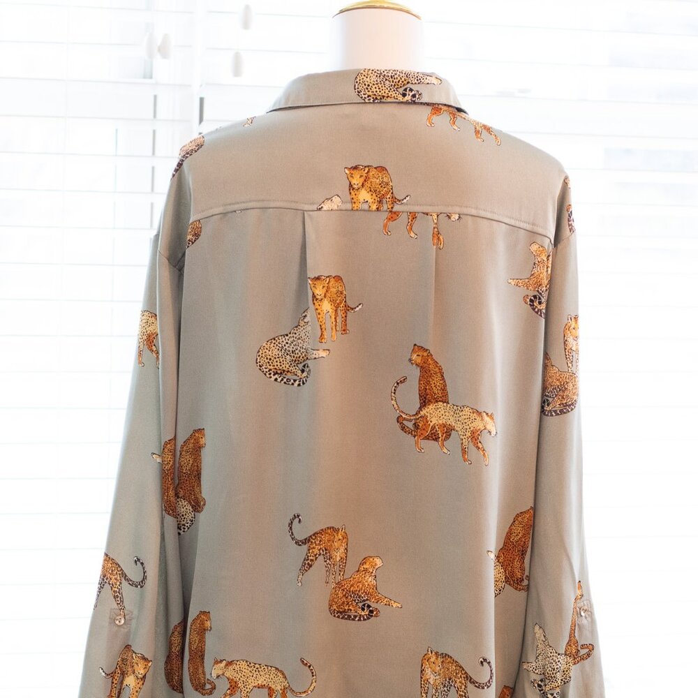 Umgee (Boutique) Sage Green Jungle Cat Blouse Size L - Picture 3 of 14